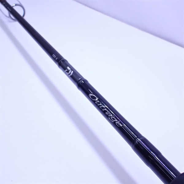 ２２アウトレイジＣ８２－５